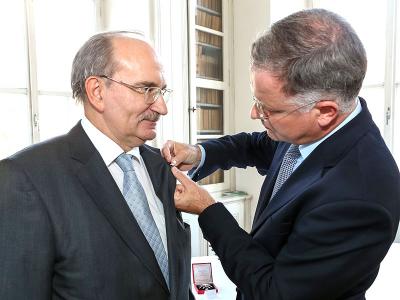 prof-minar-ehrenkreuzverleihung1